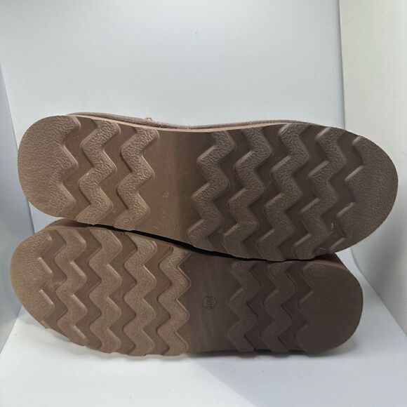 CUSHIONAIRE Women's Genuine Suede pull on platform boot +Memory Foam 10 TAUPE - Picture 5 of 7